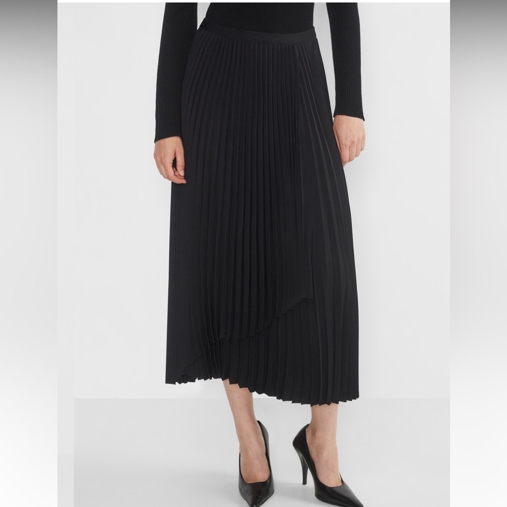 Babaton Black Pleated Ladder Skirt